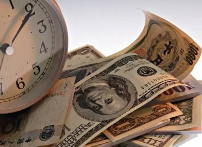 Incremental Fiscal Policy 